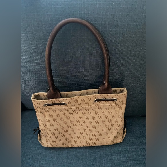 Dooney Bourke Small Tan & Brown Leather Tassel Shoulder Double Round Straps bag - Picture 16 of 16